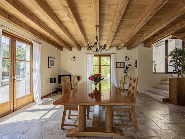 À 10 minutes de Cahors: belle propriété en pierre avec 3 ch. 177m² Saint Pierre Lafeuille