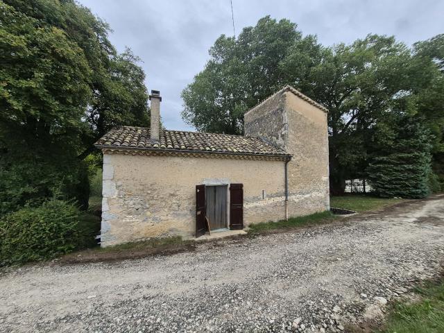 À 10 minutes de Die RARE ! Cabanon en pierres en bord de rivière