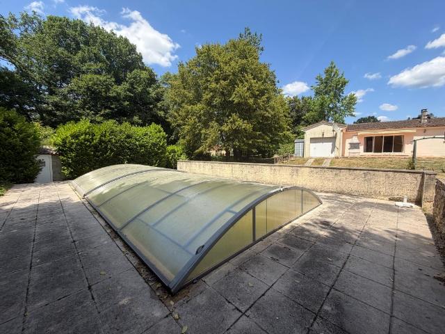À 10 minutes de Lalinde – Maison de plain pied avec piscine