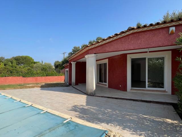 A 10 minutes d'Uzès, villa de plain pied avec jardin, piscine et pool house