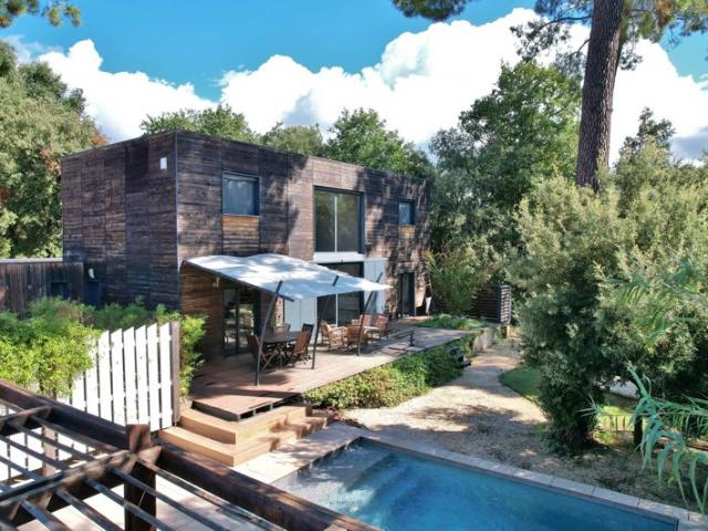 A 10 minutes d'Uzès, Villa de construction bois avec piscine