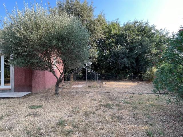 A 10 minutes d'Uzès, villa de plain pied avec jardin, piscin. 125m² Collias