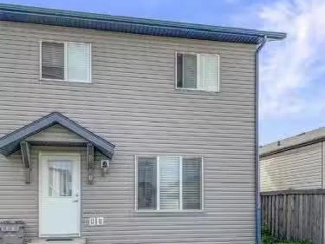 A 11246 75A Avenue, Grande Prairie, AB, T8W 0C3 house for le.