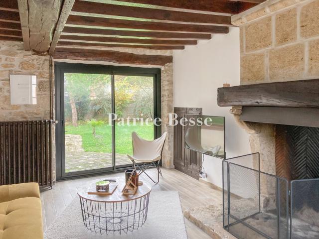 À 1 h 30 de Paris, dans un village du nord Loiret, une maiso. 180m² Pithiviers