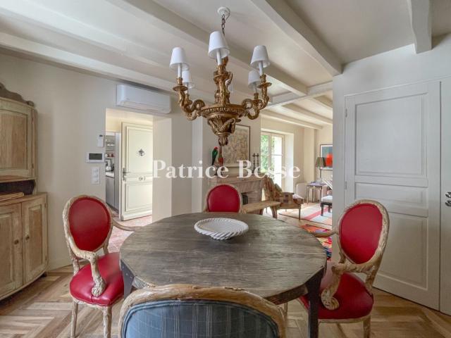 À 1 h de Paris, à l'ombre du château de Courances, une éléga. 100m² Milly la Forêt