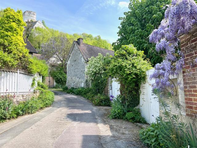 À 1h de Paris, Maison de caractère dans un cadre naturel exc. 158m² Haute Isle