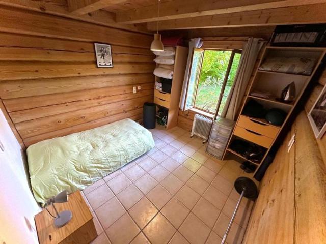 A 1o minutes de parthenay /chalet en bois/ 3 chambres / garage