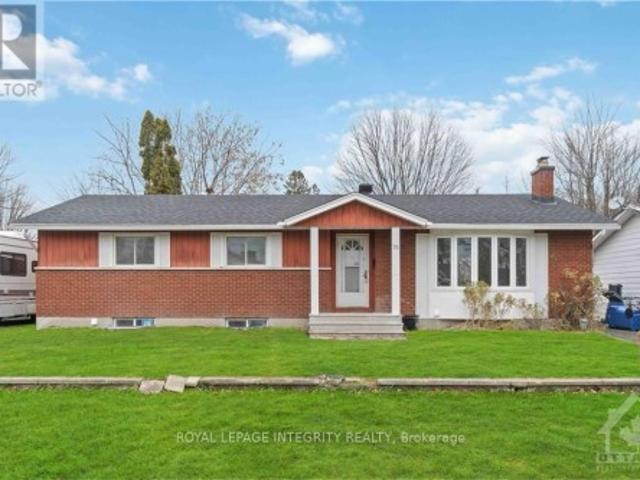 A 25 Newhaven Street, Ottawa, ON, K2G 0X7 house for lease | Listing ID X13728 | Royal LePage