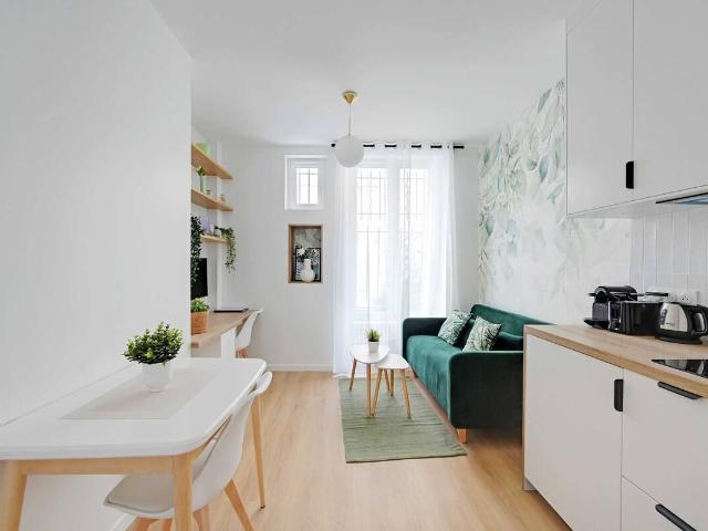 a 26 m² apartment on the ground floor, Paris Amsterdam Apartments for Rent