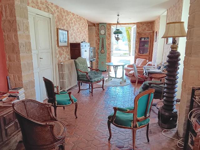 À 20 minutes au nord de Cahors, maison avec gites et piscine