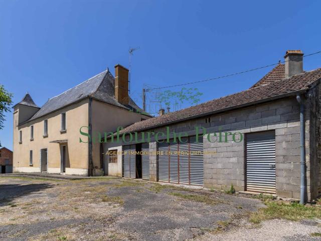À 20km de Sarlat et 13km de Gourdon Périgord Noir 275m² Saint Martial de Nabirat