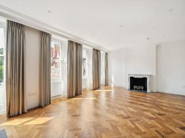 A 2 bedroom apartment to rent on Cadogan Square, SW1