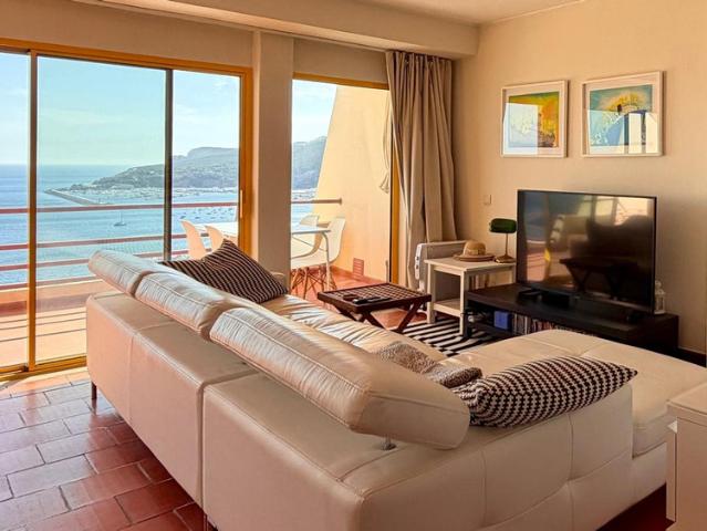 A 2 bedroom flat with amazing views and sunsets