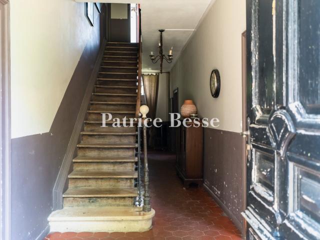 À 2 h de Paris, en Bourgogne, à la lisière de la Puisaye, un. 240m² Cosne Cours sur Loire