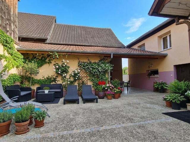 À 2 minutes de Colmar, superbe maison de village F6 entièrement rénovée