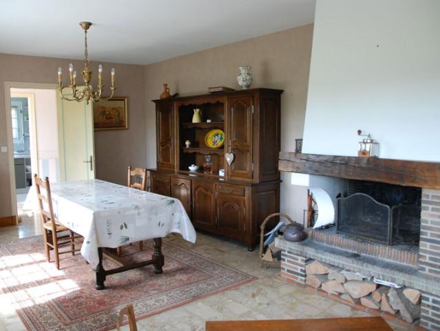 A 2 pas de fecamp charmant pavillon de caractere a vendre sur sous sol complet
