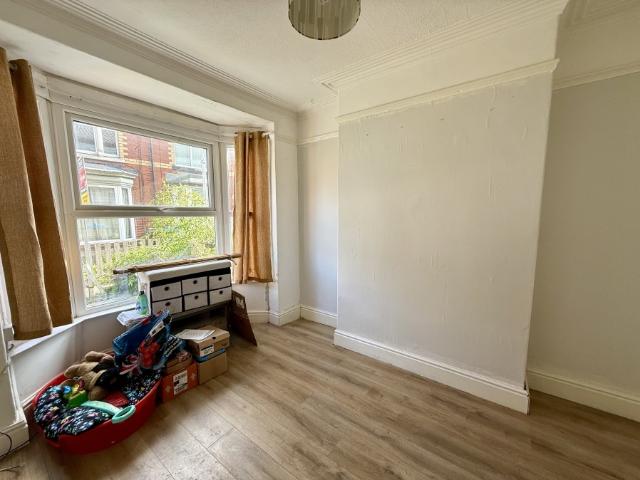 a 3 bedroom terraced property located on wharfedale goddard avenue hull hu5 2bd