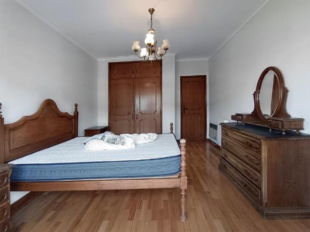 A 3 bedroom apartment furnished with excellent areas and views in S. Vítor for rent