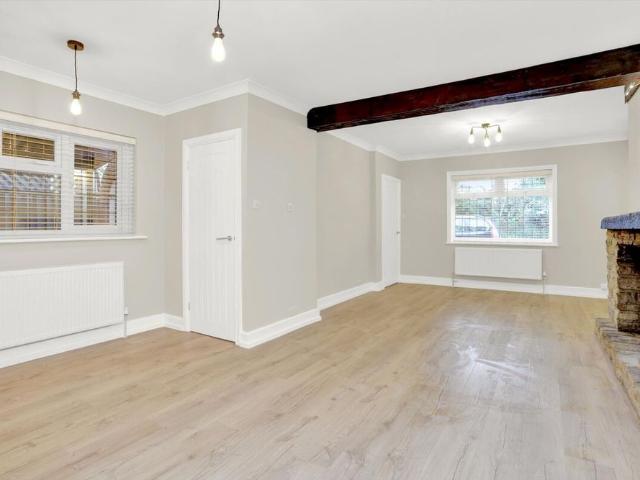 A 3 bedroom semi detached home located within 0.4 miles of Esher mainline station is this superb three bedroom semi detached house with a private garden