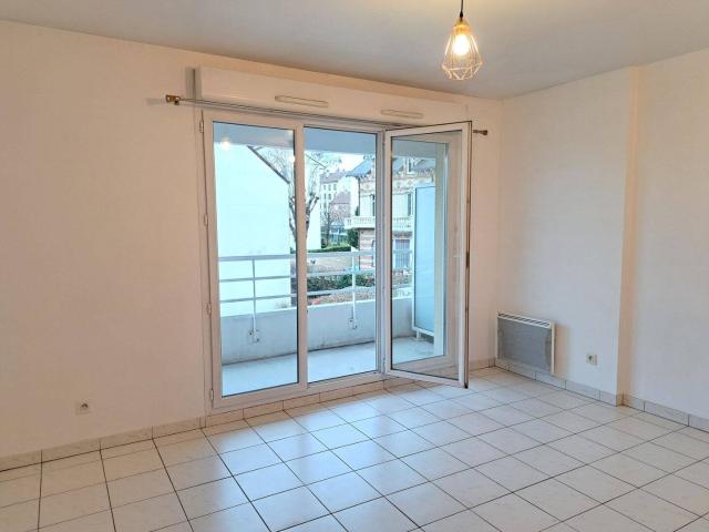 A 400m de la gare de Sannois STUDIO 23m2 avec balcon 6m2 et parking
