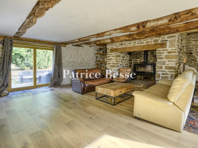 À 40 min de Vannes, une longère en granite du 19e s. rénovée 149m² Saint Servant