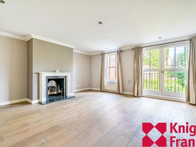 A 4 bedroom townhouse with communal facilities