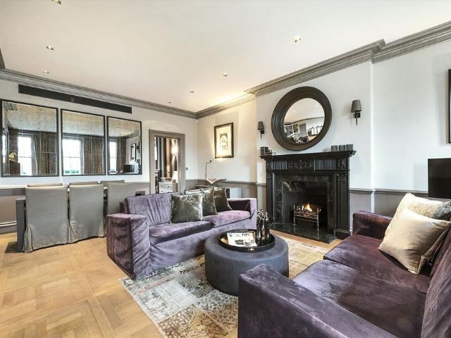 A 4 bedroom apartment with lift located on the third floor SW1