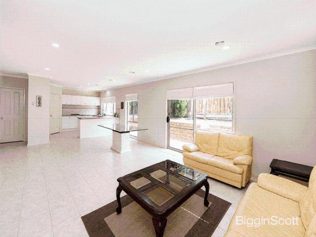 A 4 bedroom home in the Glen Waverley school catchment!