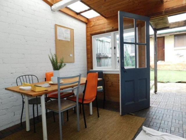In GLEBE, a large part furnished Terrace House, very handy location. AVAILABLE FOR A SHORT LEASE