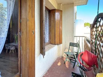 A 500M DES REMPARTS A LOUER AVIGNON 84000: T2 MEUBLE ASCENSEUR BALCON PARKING CLIMATISATION