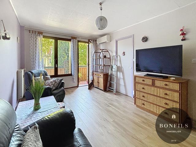 A 500M DES REMPARTS – A LOUER AVIGNON 84000: T2 MEUBLE – ASCENSEUR – BALCON – PARKING – CLIMATISATION