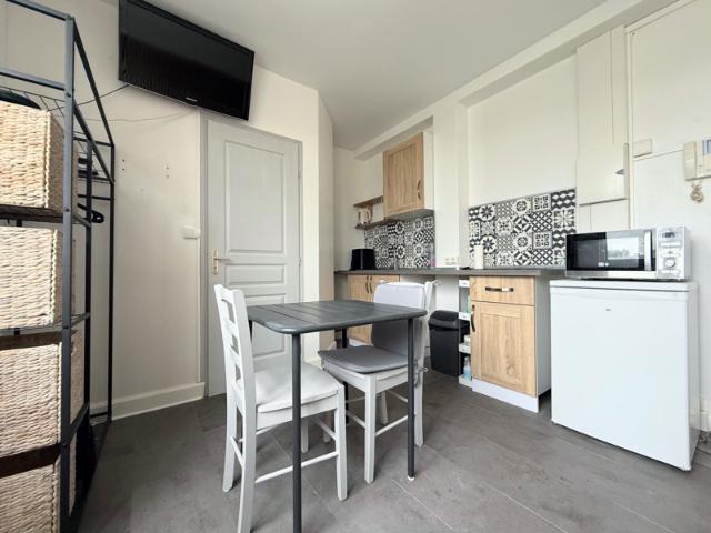 À 50 m de la plage studio meublé rénové
