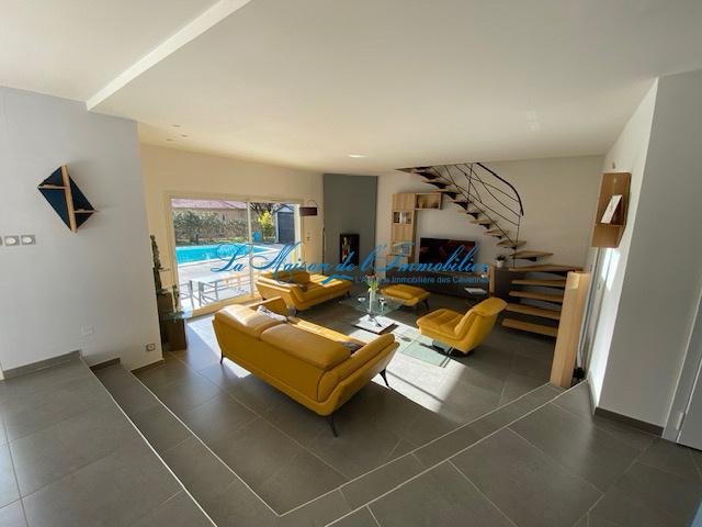 A 5 min de QUISSAC, belle villa F6 contemporaine de 135m2 avec piscine avec garage sur 1700 m2 de terrain