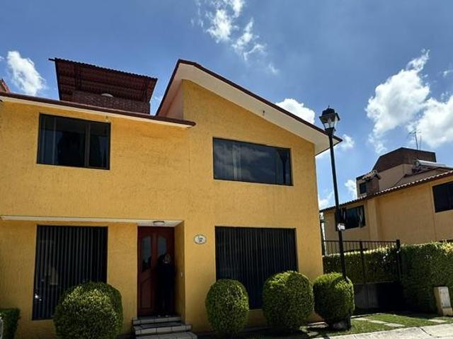 ?A 5 min del Tren METEPEC y Town Square! Casa de 4 Rec?maras en Renta SEMI AMUEBLADA