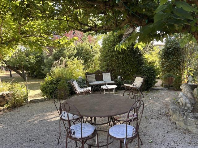 A 5 minutes du golf de Pont Royal,Maison de charme à Vernègue