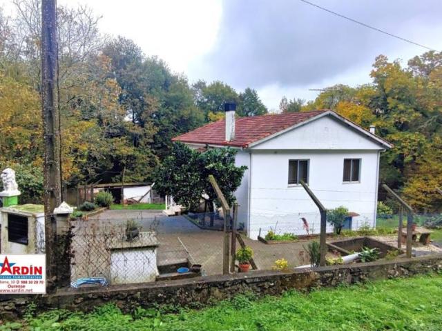 A 5 minutos de Celanova. Independiente con terreno de 1.138m²