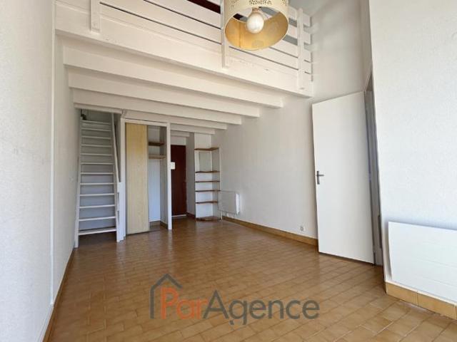 Appartement balcon, garage et parking 600m plage