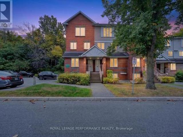 A 6812 Jeanne D'Arc Boulevard N, Ottawa, ON, K1C 6E9 townhouse for sale | Listing ID X14031 | Royal LePage