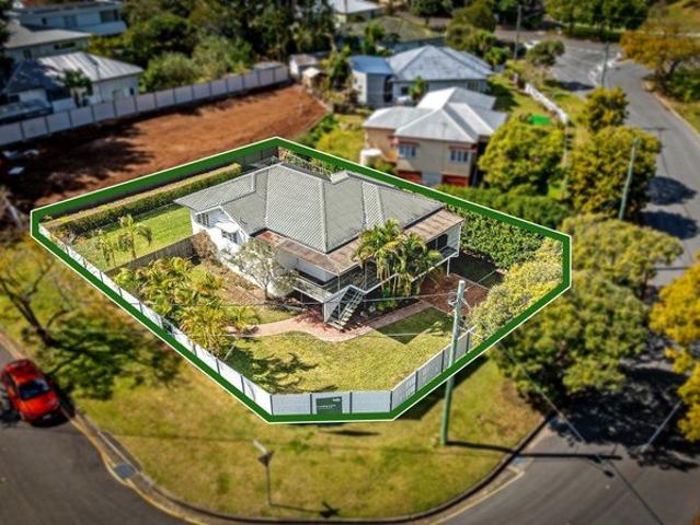 A 615m² Corner Opportunity with Endless Potential in Holland Park