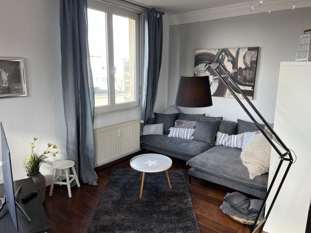 A 75 square meter, fully equipped apartment with charm in a historic building from the Wilhelminian era, Duisburg Amsterdam Apartments for Rent
