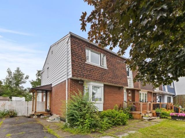 A 77 Rue De Bourassa, Gatineau. QC, J8T 5E3 house for sale | Listing ID 12200 | Royal LePage