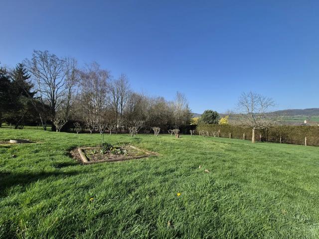 A 8 Km d'Evron Magnifique maison de 190 m² avec terrain de 3500