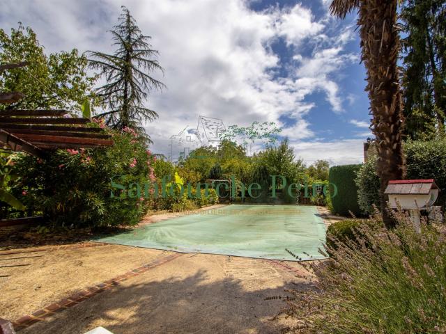 À 8km de Saint Cyprien Vallée de la Dordogne 110m² Saint Vincent de Cosse
