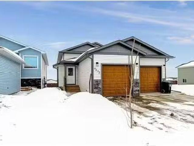 A 9533 113 Avenue, Clairmont, AB, T8X 5C5 house for lease L.