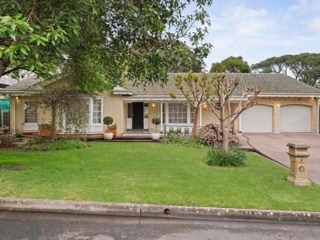 A 931sqm Haven with Family Scale, Lifestyle Serenity and Park Views