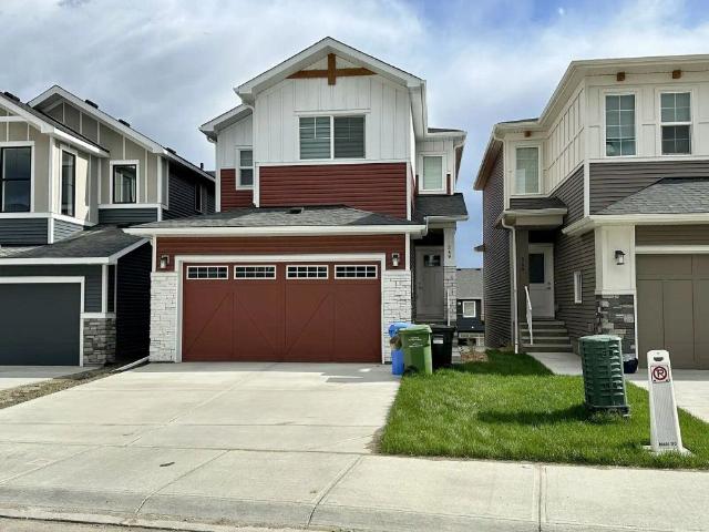A/C 3 Bedroom House with Attached Double Garage, Rockland Park Area — 3 Bedrooms House