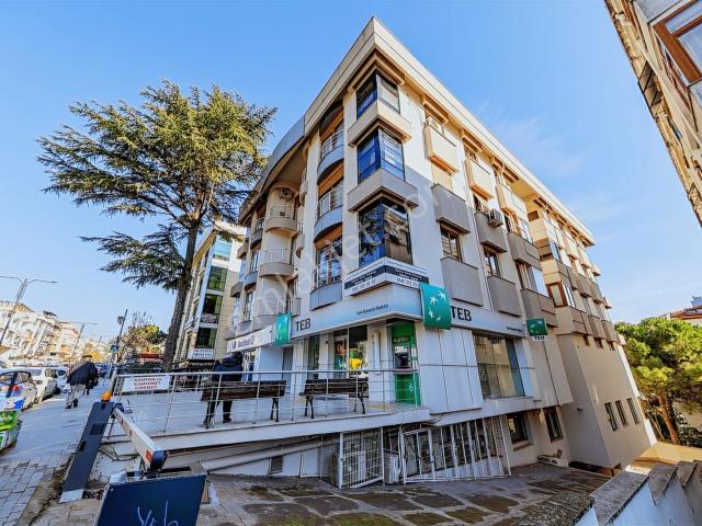 Acıbadem Cadde'sinde 130 M2 3+1 Satılık Dubleks Daire