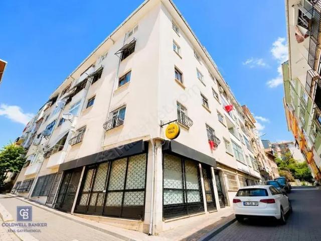 Acıbadem İkbaliye'de Geniş Teraslı 4+2 Kiralık Dubleks Daire