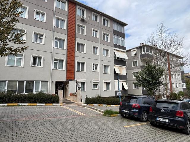 Acıbadem Manolya Sitesi Güvenlikli Otoparklı 3+1 Ferah