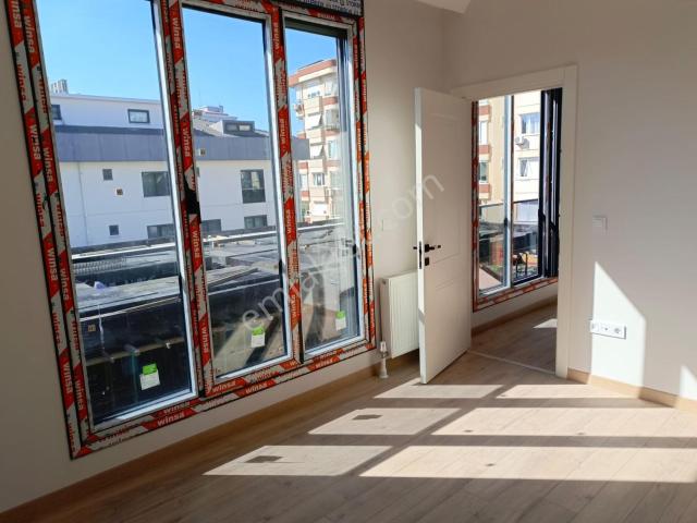 Acıbdam'de E 5 Akasya Acıbademe Komşu,2+2 Kullanımlı,1 Yaşında